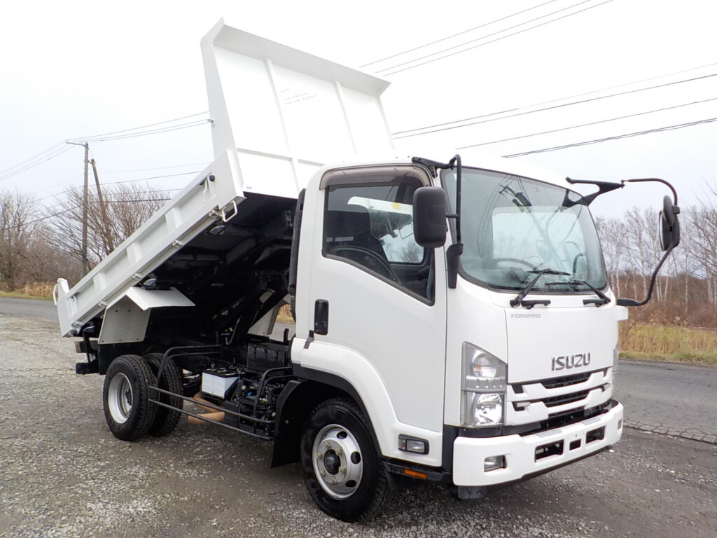 平成２９年式　いすゞ　フォワード　４ｔダンプ　