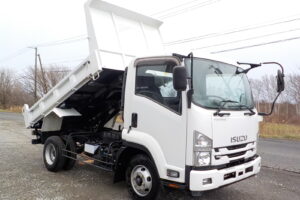 サムネイル: 平成２９年式　いすゞ　フォワード　４ｔダンプ　