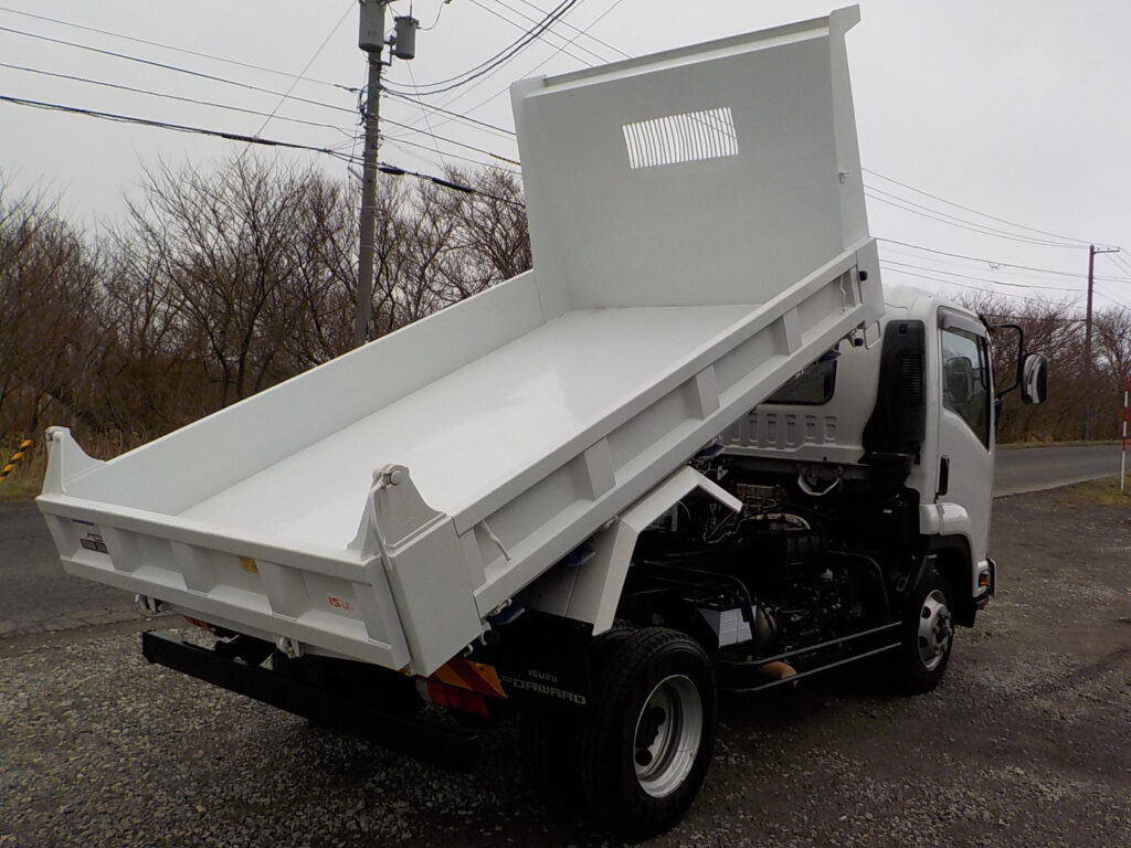 平成２９年式　いすゞ　フォワード　４ｔダンプ　