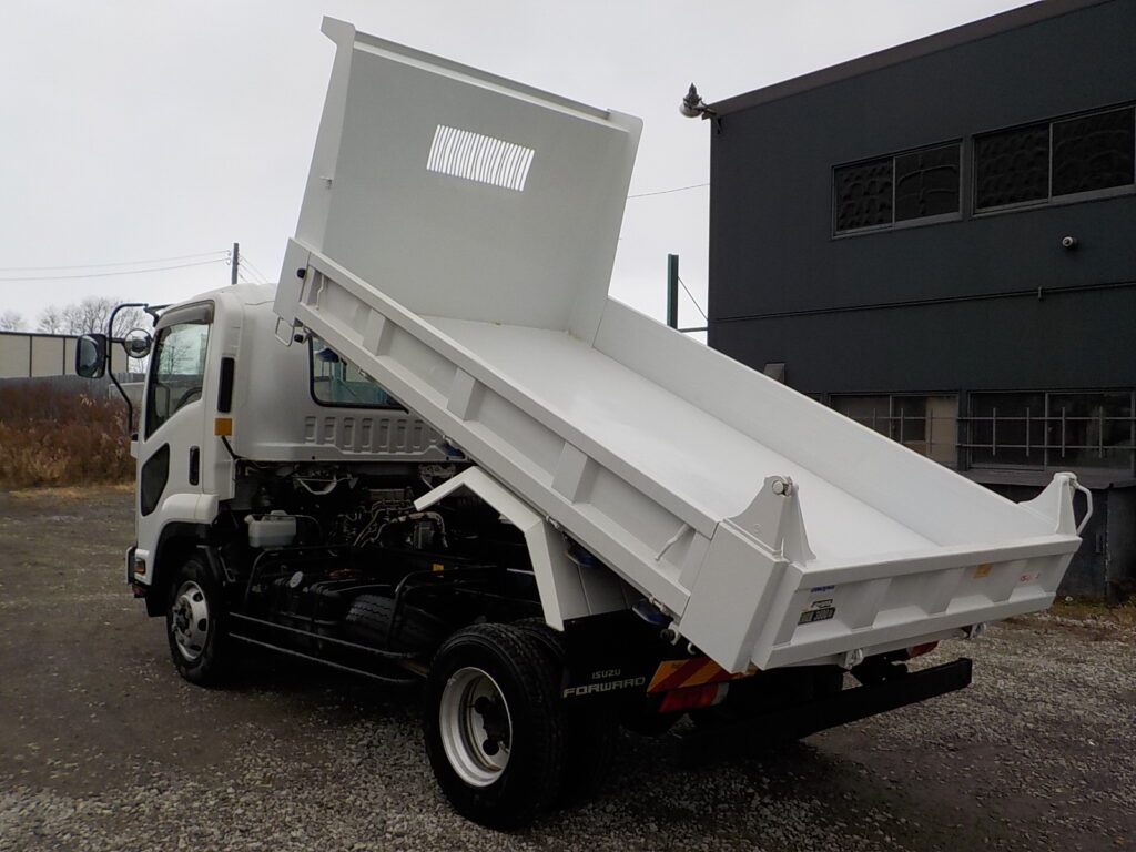 平成２９年式　いすゞ　フォワード　４ｔダンプ　