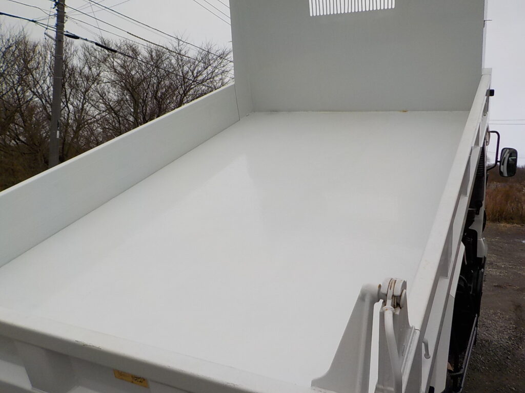 平成２９年式　いすゞ　フォワード　４ｔダンプ　