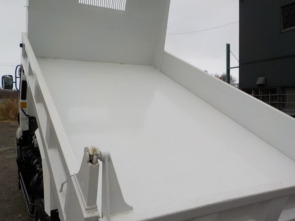 平成２９年式　いすゞ　フォワード　４ｔダンプ　