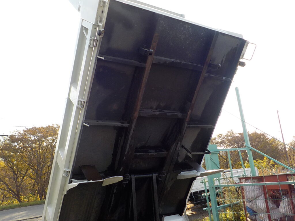 平成22年 キャンター2tダンプ