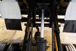 サムネイル: 平成22年 キャンター2tダンプ