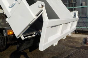 サムネイル: 平成22年 キャンター2tダンプ