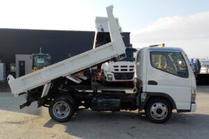 サムネイル: 平成22年 キャンター2tダンプ