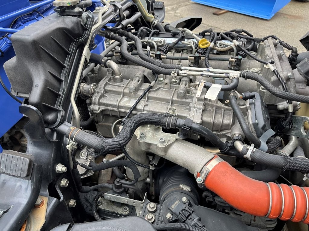 平成24年　三菱　キャンター　２トン４段クレーンロング　フックイン・ラジコン・バックモニター（車検令和8年10月）