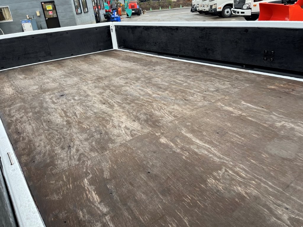 平成24年　三菱　キャンター　２トン４段クレーンロング　フックイン・ラジコン・バックモニター（車検令和8年10月）