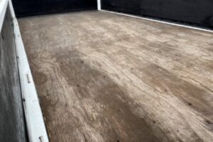 サムネイル: 平成24年　三菱　キャンター　２トン４段クレーンロング　フックイン・ラジコン・バックモニター（車検令和8年10月）