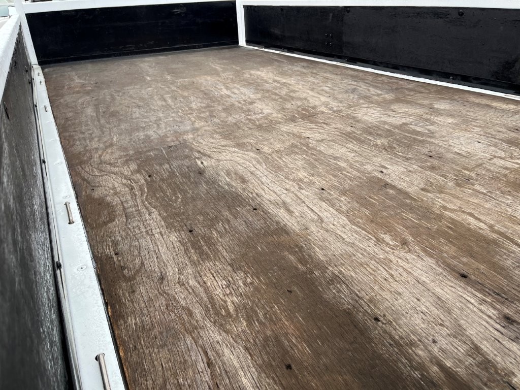 平成24年　三菱　キャンター　２トン４段クレーンロング　フックイン・ラジコン・バックモニター（車検令和8年10月）