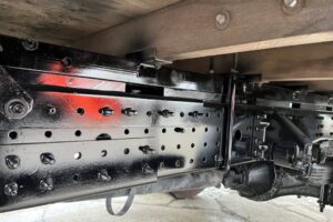 サムネイル: 平成24年　三菱　キャンター　２トン４段クレーンロング　フックイン・ラジコン・バックモニター（車検令和8年10月）