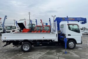 サムネイル: 平成24年　三菱　キャンター　２トン４段クレーンロング　フックイン・ラジコン・バックモニター（車検令和8年10月）