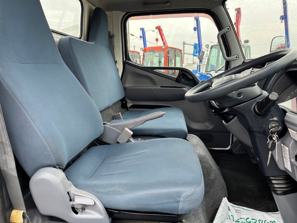 平成24年　三菱　キャンター　２トン４段クレーンロング　フックイン・ラジコン・バックモニター（車検令和8年10月）