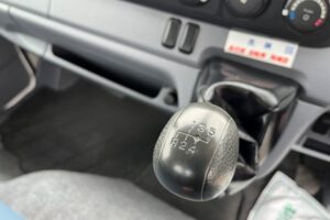 サムネイル: 平成24年　三菱　キャンター　２トン４段クレーンロング　フックイン・ラジコン・バックモニター（車検令和8年10月）