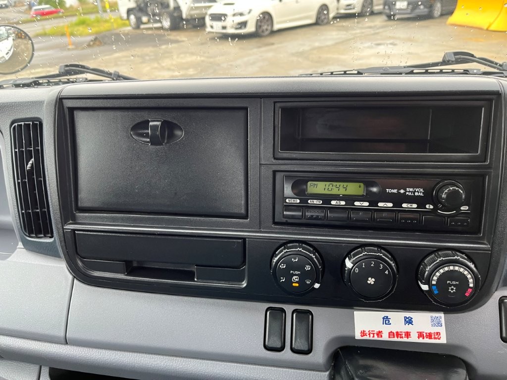 平成24年　三菱　キャンター　２トン４段クレーンロング　フックイン・ラジコン・バックモニター（車検令和8年10月）