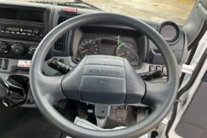 サムネイル: 平成24年　三菱　キャンター　２トン４段クレーンロング　フックイン・ラジコン・バックモニター（車検令和8年10月）