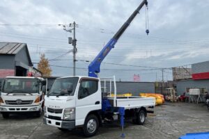 サムネイル: 平成24年　三菱　キャンター　２トン４段クレーンロング　フックイン・ラジコン・バックモニター（車検令和8年10月）