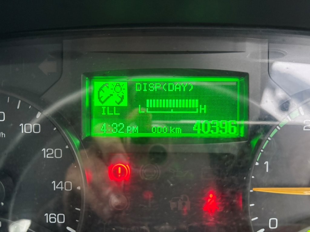 平成24年　三菱　キャンター　２トン４段クレーンロング　フックイン・ラジコン・バックモニター（車検令和8年10月）