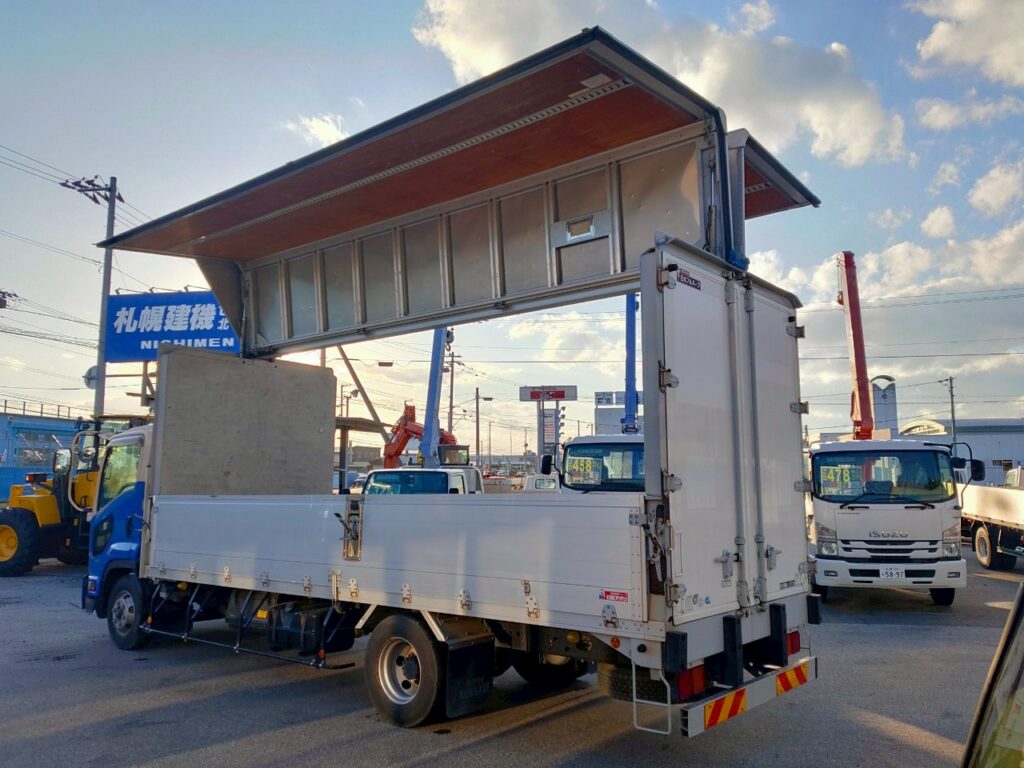 平成23年　フォワード　４トン　アルミウィング　ワイドロング