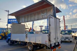 サムネイル: 平成23年　フォワード　４トン　アルミウィング　ワイドロング