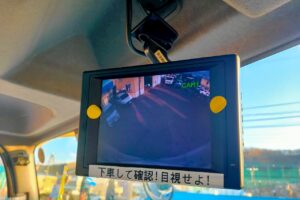 サムネイル: 平成23年　フォワード　４トン　アルミウィング　ワイドロング