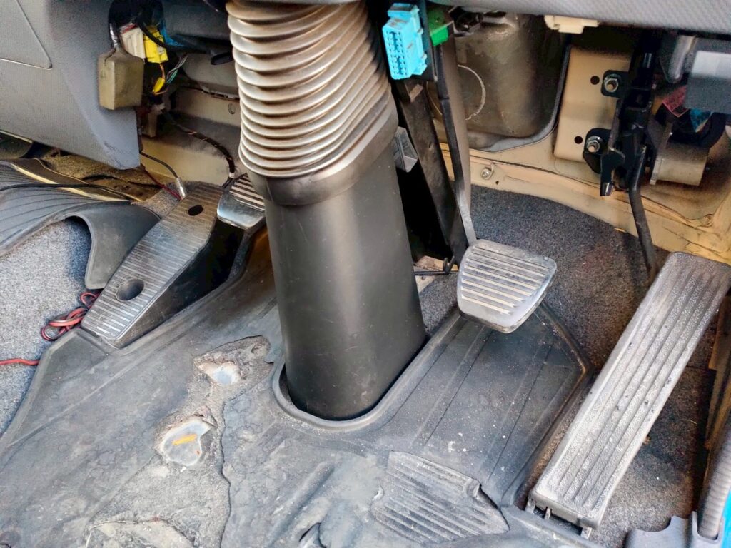 平成23年　フォワード　４トン　アルミウィング　ワイドロング