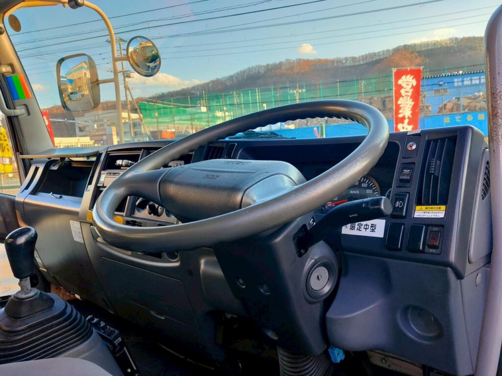 平成23年　いすゞ　フォワード　４トン　アルミウィング　ワイドロング (車検1年付）