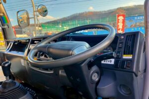 サムネイル: 平成23年　いすゞ　フォワード　４トン　アルミウィング　ワイドロング (車検1年付）