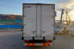 サムネイル: 平成23年　フォワード　４トン　アルミウィング　ワイドロング