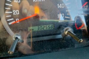 サムネイル: 平成23年　いすゞ　フォワード　４トン　アルミウィング　ワイドロング (車検1年付）