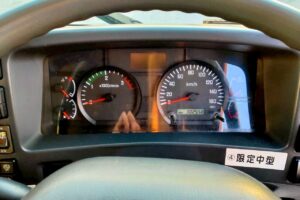 サムネイル: 平成23年　フォワード　４トン　アルミウィング　ワイドロング