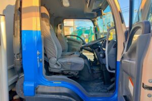 サムネイル: 平成23年　フォワード　４トン　アルミウィング　ワイドロング