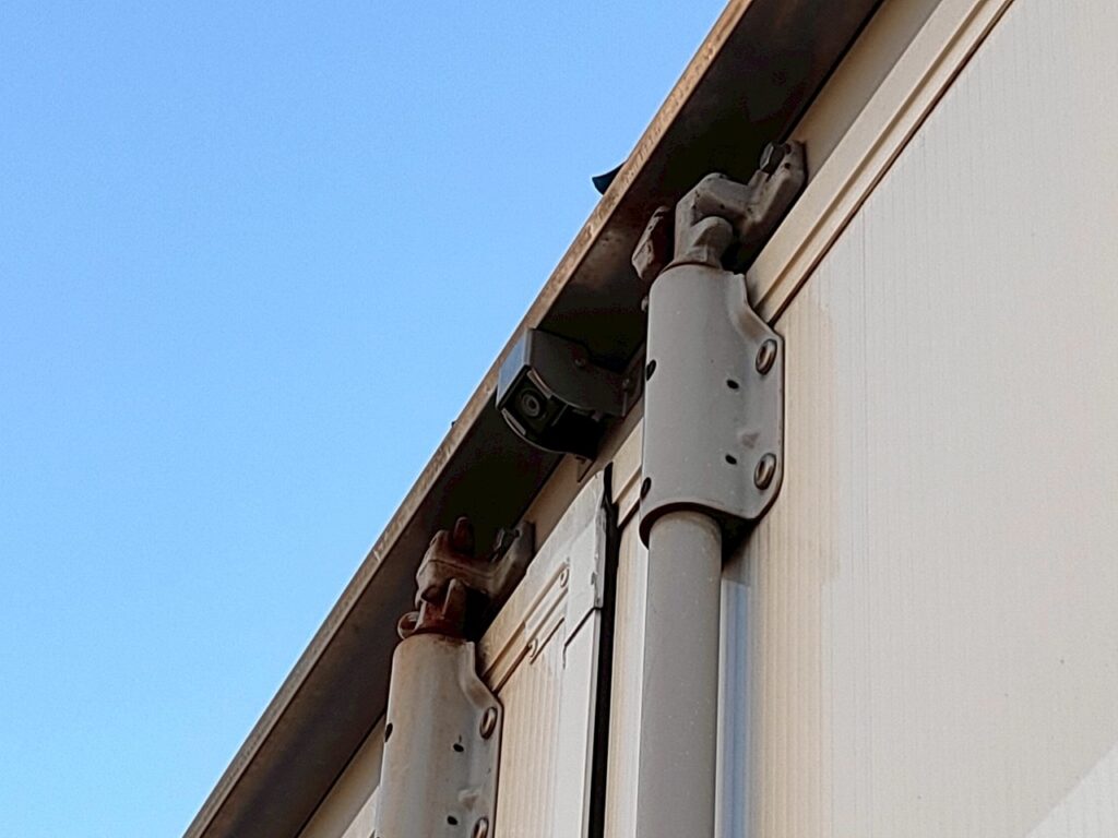 平成23年　フォワード　４トン　アルミウィング　ワイドロング