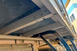 サムネイル: 平成23年　いすゞ　フォワード　４トン　アルミウィング　ワイドロング (車検1年付）