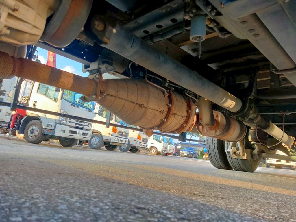 平成23年　フォワード　４トン　アルミウィング　ワイドロング