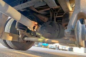 サムネイル: 平成23年　フォワード　４トン　アルミウィング　ワイドロング