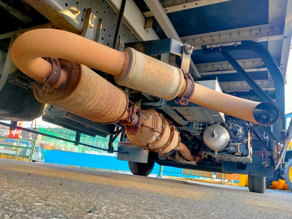 平成23年　フォワード　４トン　アルミウィング　ワイドロング