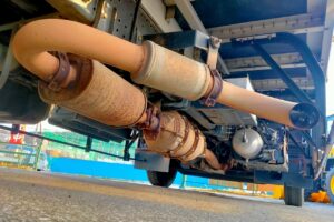 サムネイル: 平成23年　フォワード　４トン　アルミウィング　ワイドロング