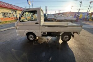 サムネイル: 令和1年　キャリイトラック　KCパワステ農繁仕様　４WD　車検2年付　