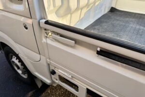 サムネイル: 令和1年　キャリイトラック　KCパワステ農繁仕様　４WD　車検2年付　