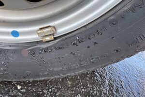 サムネイル: 令和1年　キャリイトラック　KCパワステ農繁仕様　４WD　車検2年付　