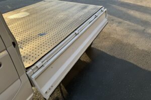 サムネイル: 令和1年　キャリイトラック　KCパワステ農繁仕様　４WD　車検2年付　