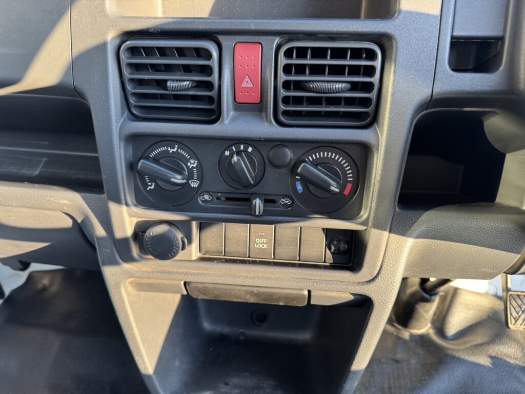 令和1年　キャリイトラック　KCパワステ農繁仕様　４WD　車検2年付　