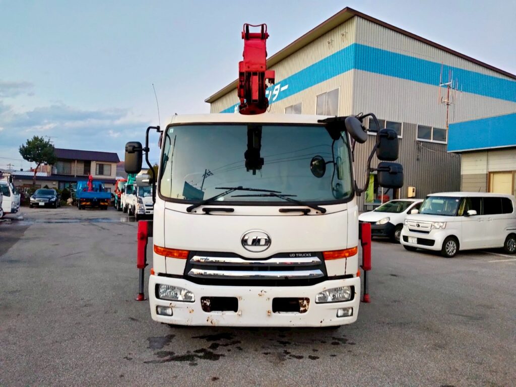 平成23年式　コンドル増トンクレーン　4段ラジコン　ベッド付き　アルミアオリ