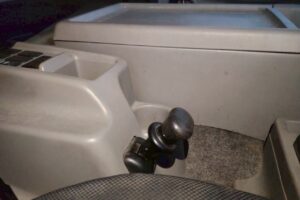 サムネイル: 平成23年式　コンドル増トンクレーン　4段ラジコン　ベッド付き　アルミアオリ