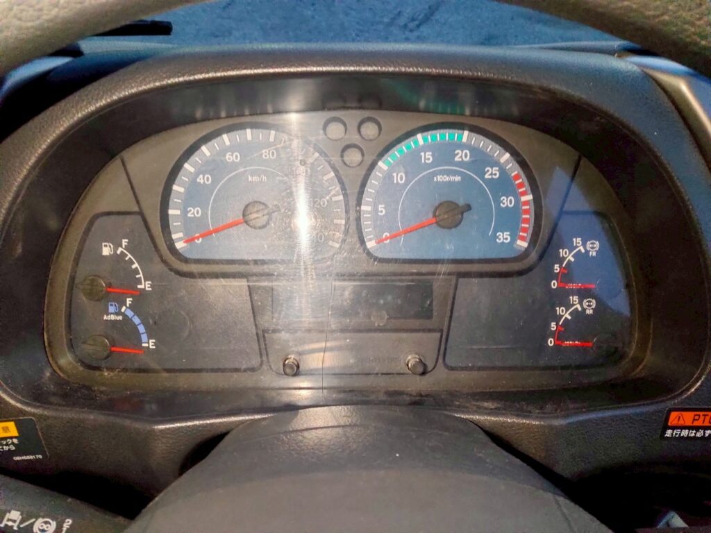 平成23年式　コンドル増トンクレーン　4段ラジコン　ベッド付き　アルミアオリ