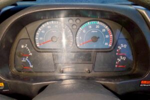 サムネイル: 平成23年式　コンドル増トンクレーン　4段ラジコン　ベッド付き　アルミアオリ