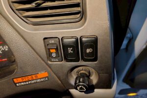 サムネイル: 平成23年式　コンドル増トンクレーン　4段ラジコン　ベッド付き　アルミアオリ