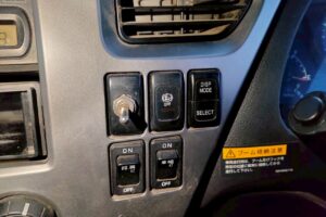 サムネイル: 平成23年式　コンドル増トンクレーン　4段ラジコン　ベッド付き　アルミアオリ