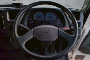 サムネイル: 平成23年式　コンドル増トンクレーン　4段ラジコン　ベッド付き　アルミアオリ